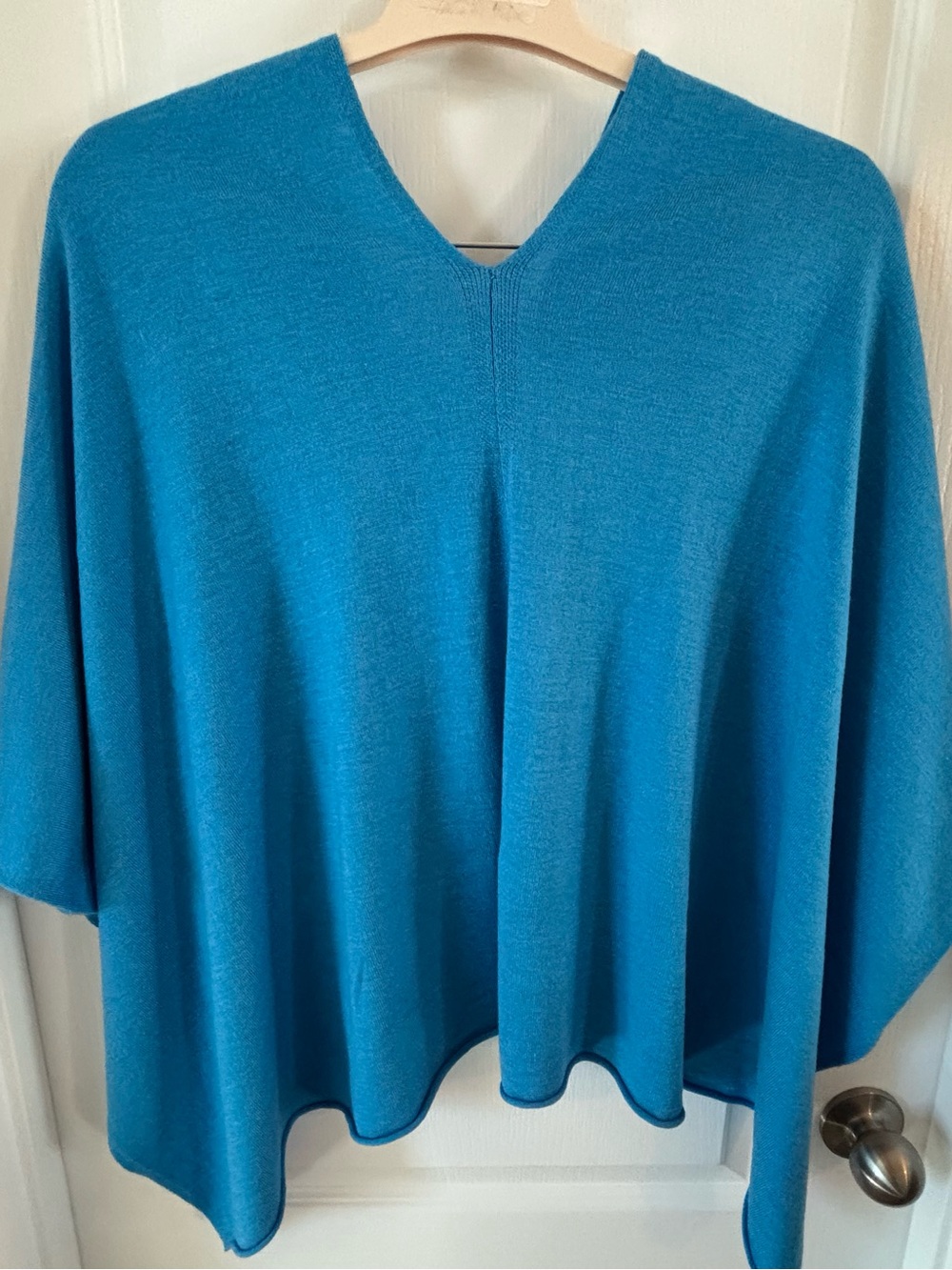 KERISMA Blue Eden Poncho Perfect for Travel - Picture 3 of 5